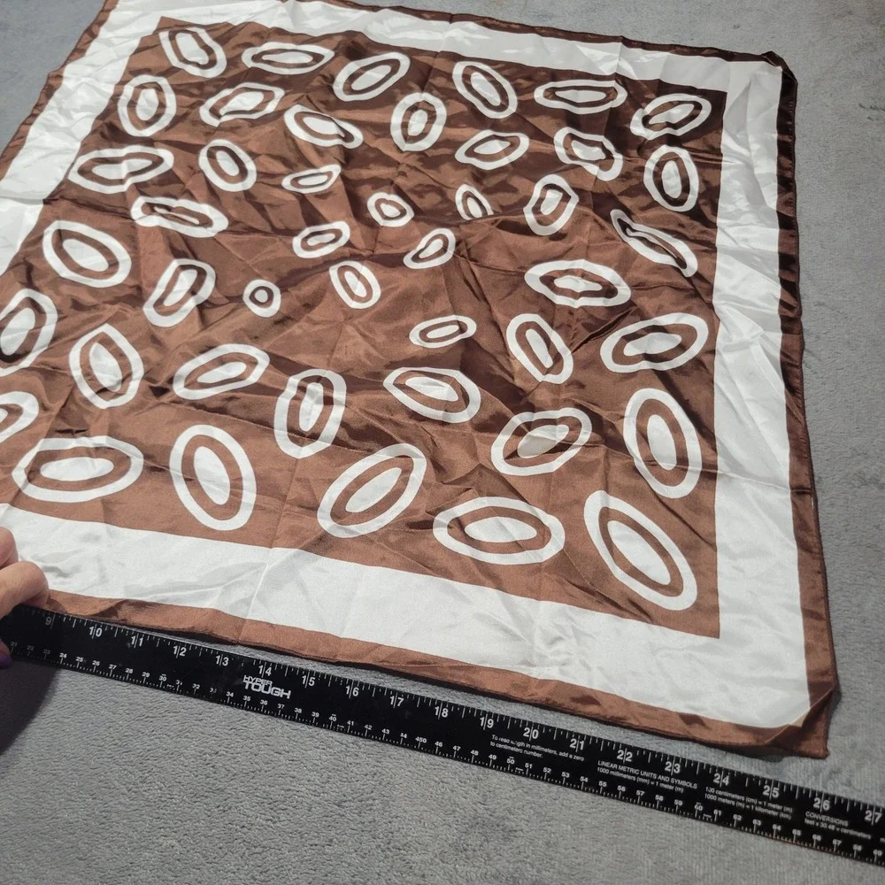 Unbranded Women Square Scarf OS‎ Brown White Geometric Oval Print Silky Retro